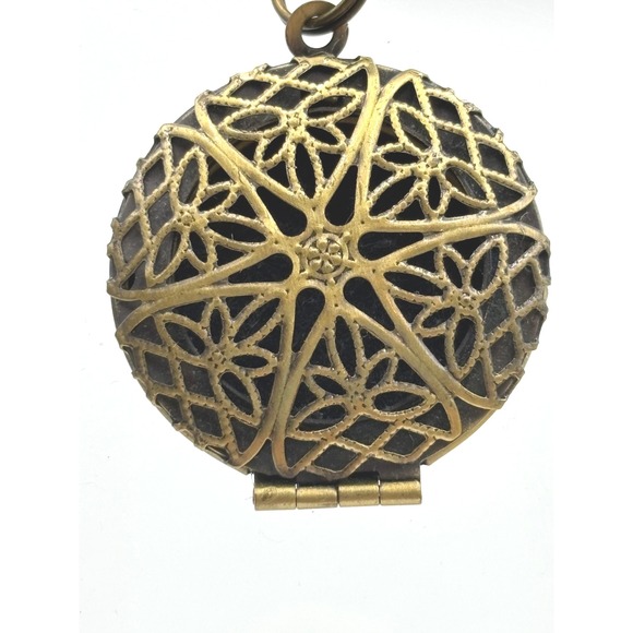 Filigree Locket Necklace Round Bronze Tone Floral Pattern Pendant Jewelry - Picture 1 of 6